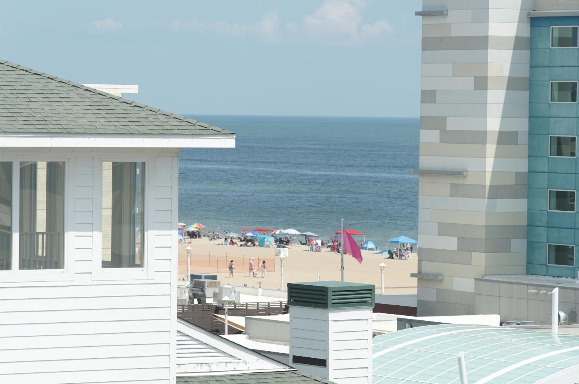Howard Johnson By Wyndham Virginia Beach At The Beach Eksteriør billede